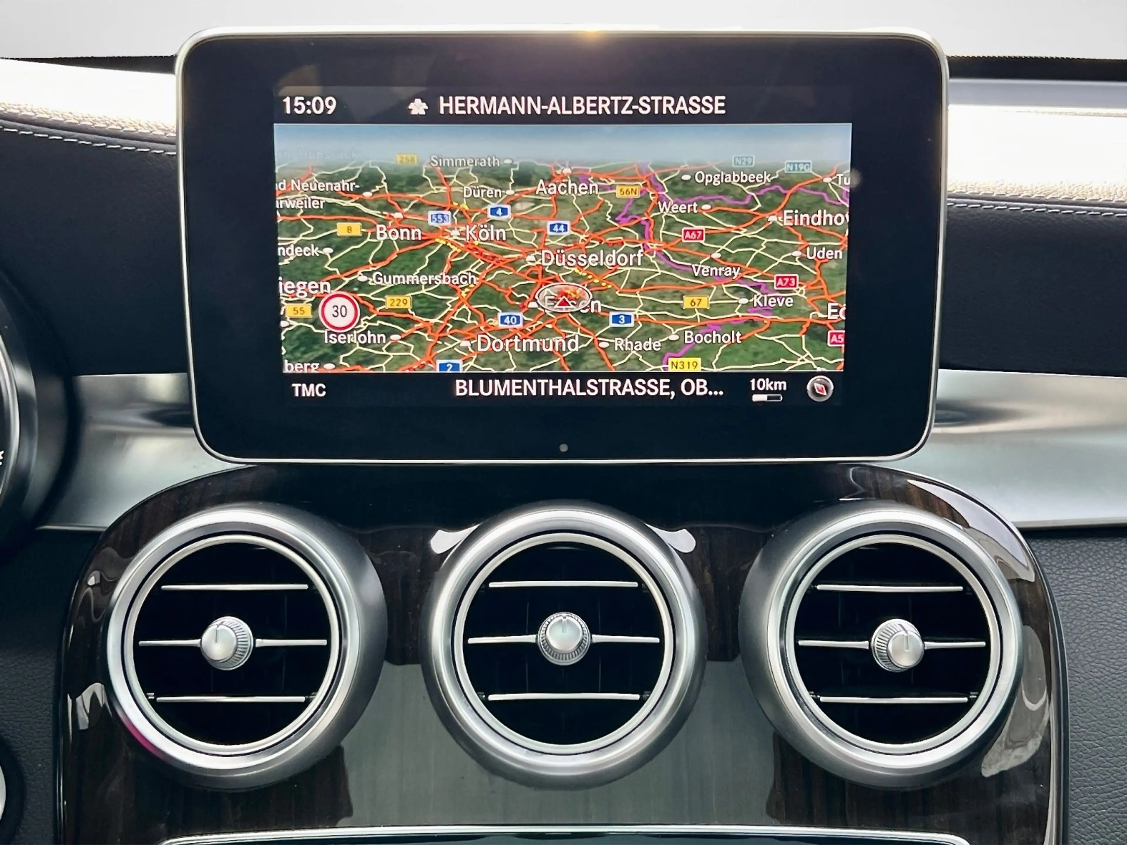 Mercedes-Benz GLC 250 4M*LED*PANORAMA*DISTR*360°*VOLLLEDER* — photo 15