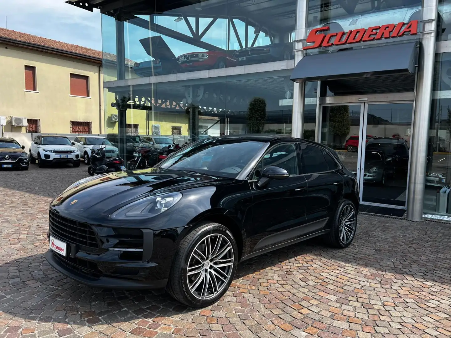 Porsche Macan 2.0 Tetto, Cerchi 21, Sosp.active, Keyless Nero - 2