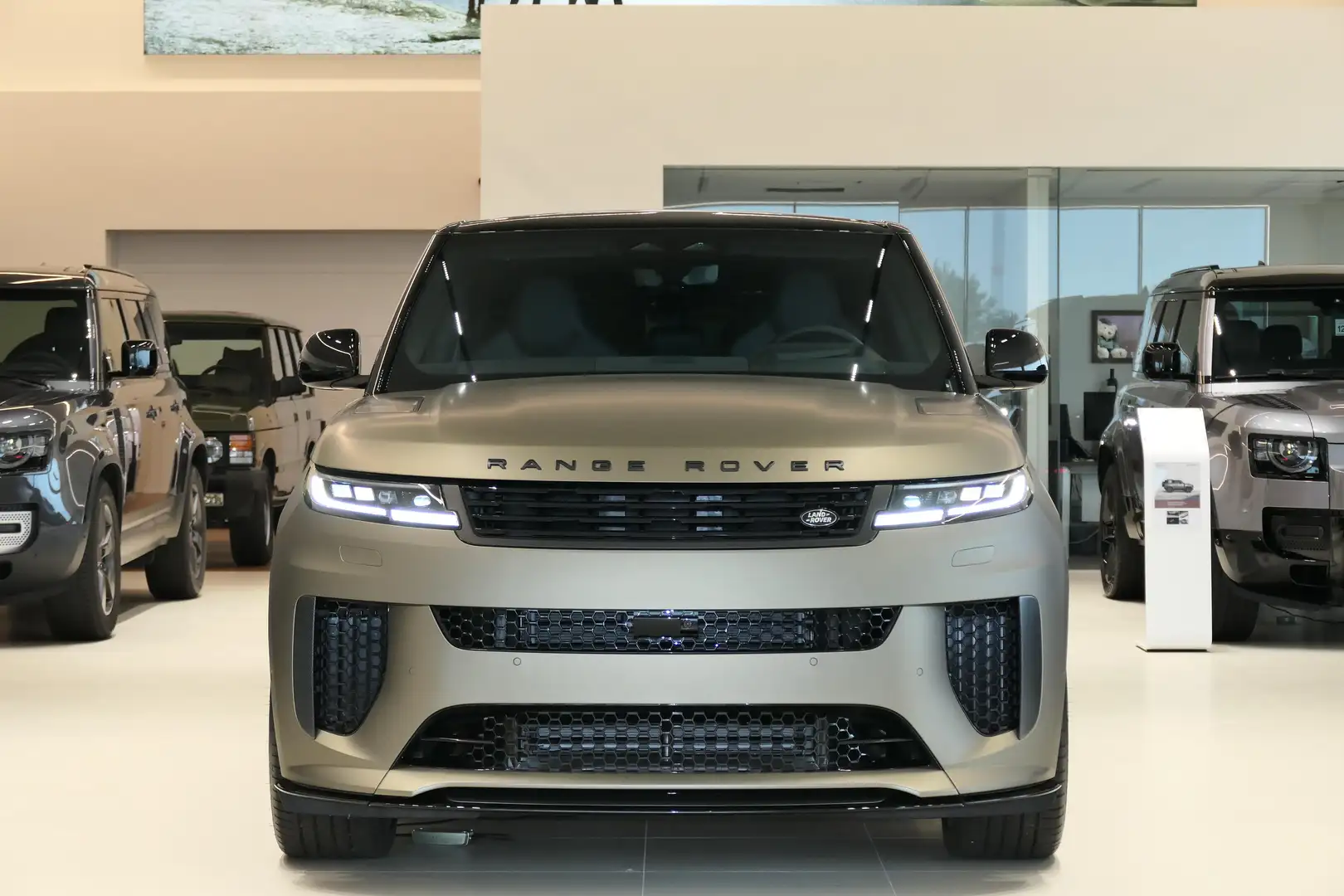 Land Rover Range Rover Sport - P635 SV AWD AUT. Vert - 2