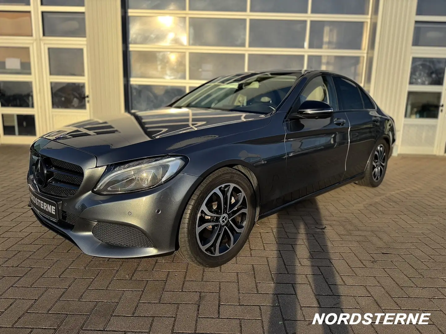 Mercedes-Benz C 220 C 220 d Avantgarde BURMESTER+360°+AMG+LUFT+SHD BC Gris - 2