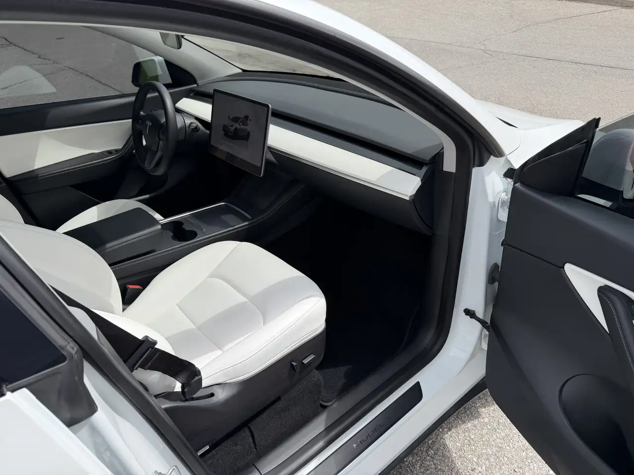 Tesla Model Y fotografie Tesla Model Y