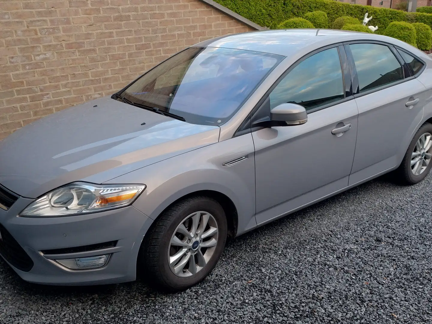 Ford Mondeo Mondeo 1.8 TDCi Trend Gris - 1