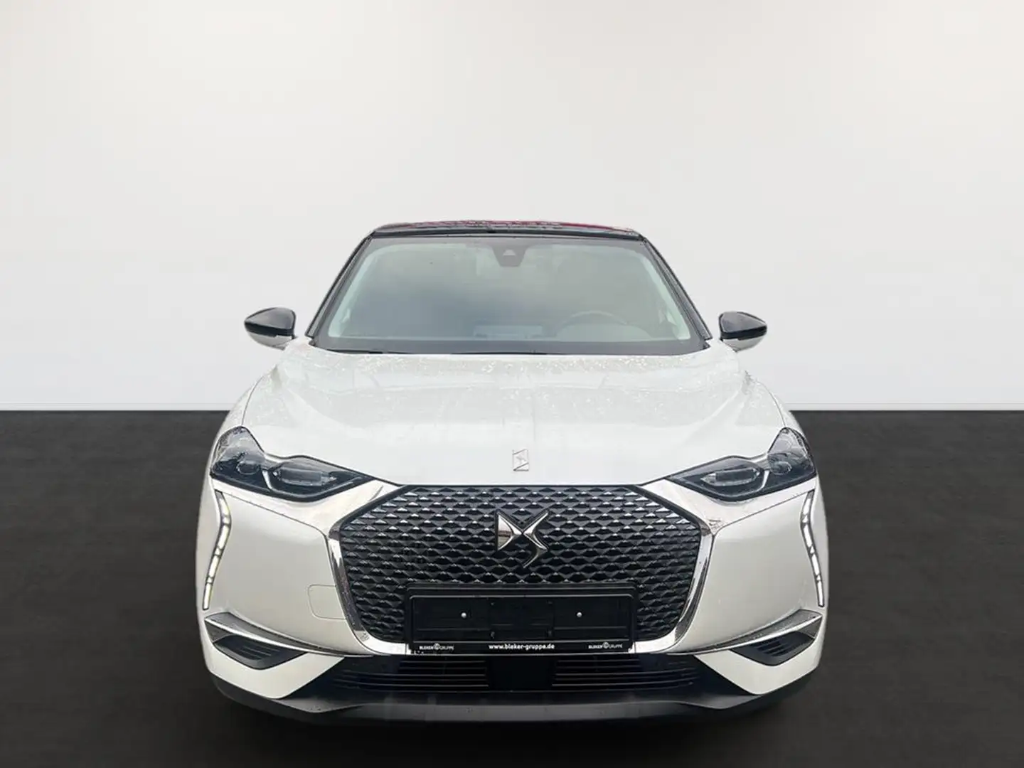 DS Automobiles DS 3 Crossback PureTech 155 So Chic Fehér - 2