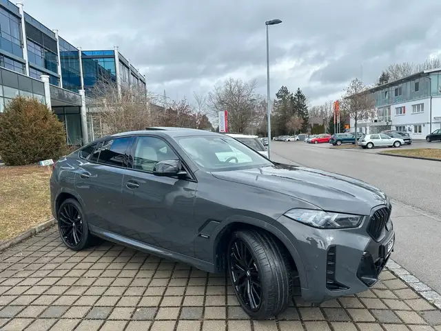 BMW X6 view 8