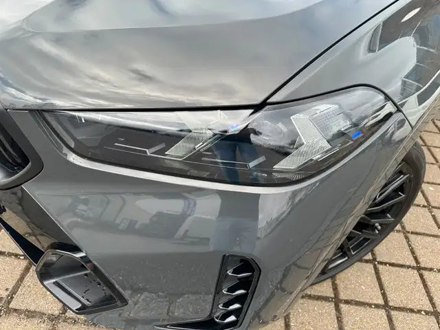 BMW X6 view 10