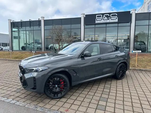 BMW X6 view 4