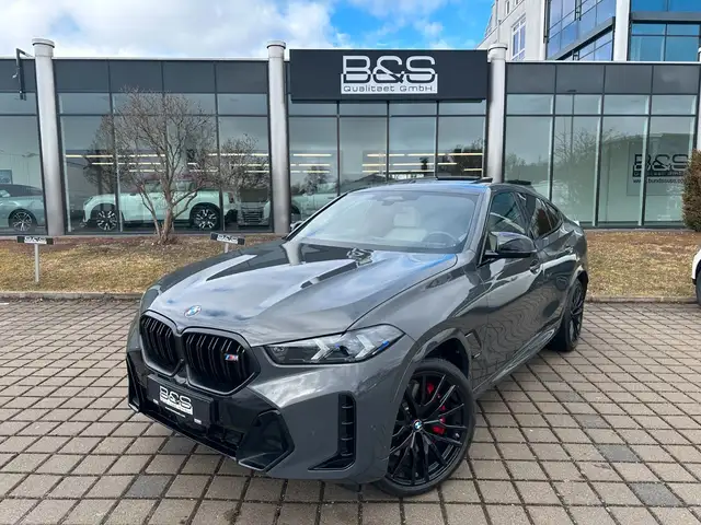 BMW X6 view 2