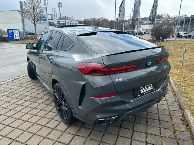 BMW X6 view 5