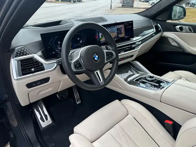 BMW X6 view 12