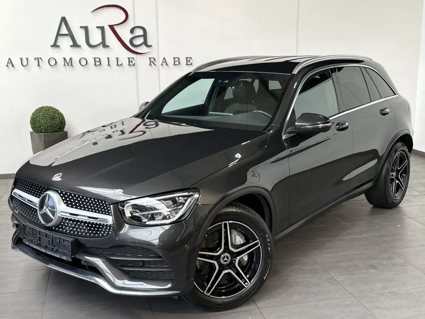 Mercedes-Benz GLC 220 4Matic AMG-Line NAV+LED+AHK+CARPLAY+SHZ Сірий - 1