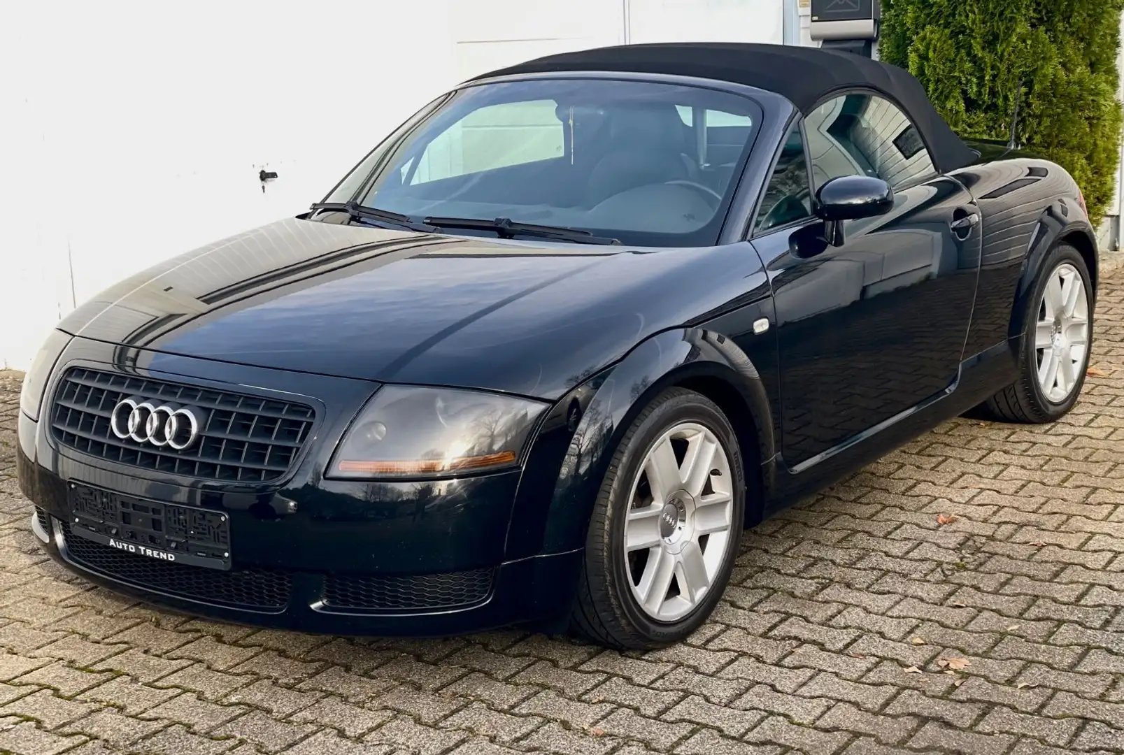 Audi TT Coupe/Roadster 1.8 T Roadster*Cabrio*SHZ*Navi Schwarz - 1