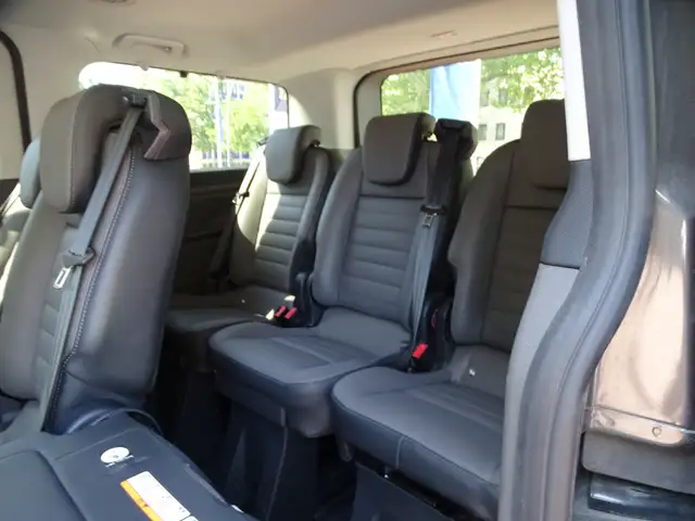 Ford Tourneo Custom view 18