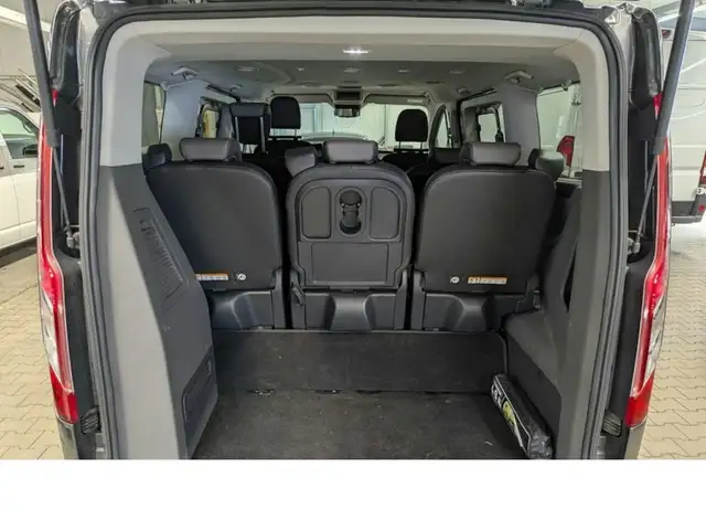 Ford Tourneo Custom view 13