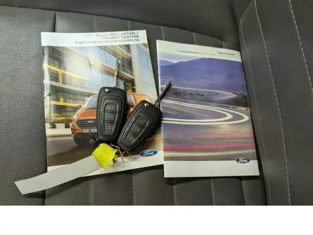 Ford Tourneo Custom view 12