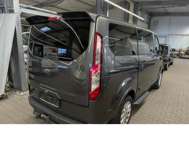 Ford Tourneo Custom view 22