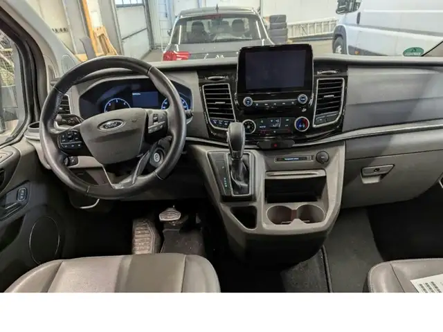 Ford Tourneo Custom view 21