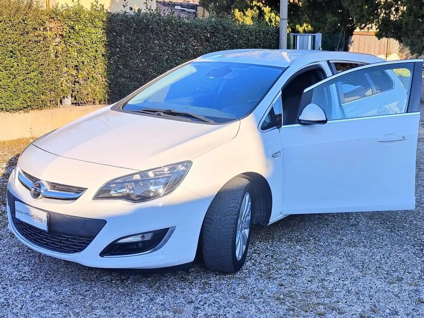 Opel Astra 1.6 CDTI SPORTS TOURER - UNICO PROPRIETARIO Weiß - 1