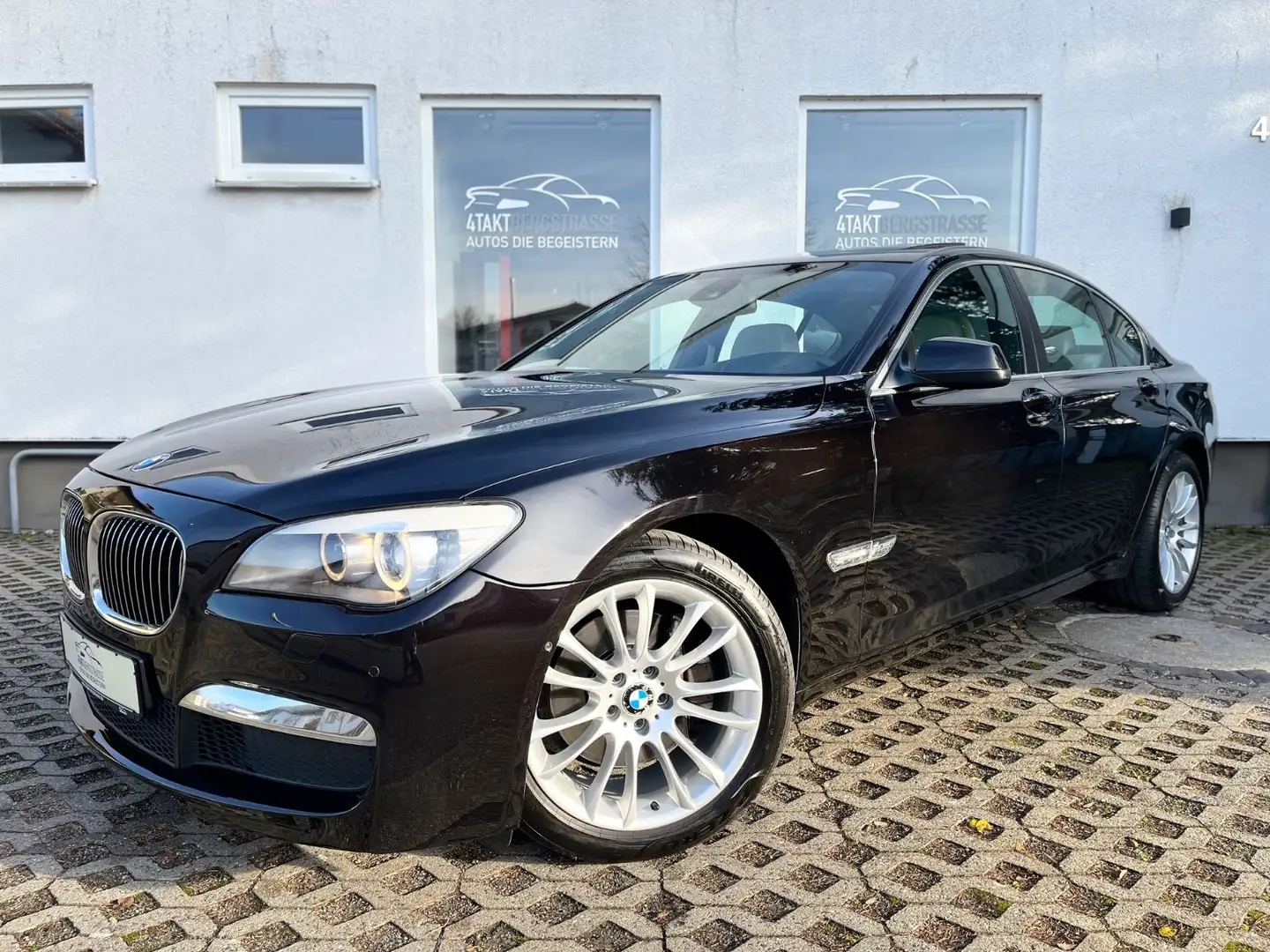 BMW 740 d xDrive M-Paket HUD HiFi-Prof GLSD AHK Schwarz - 2