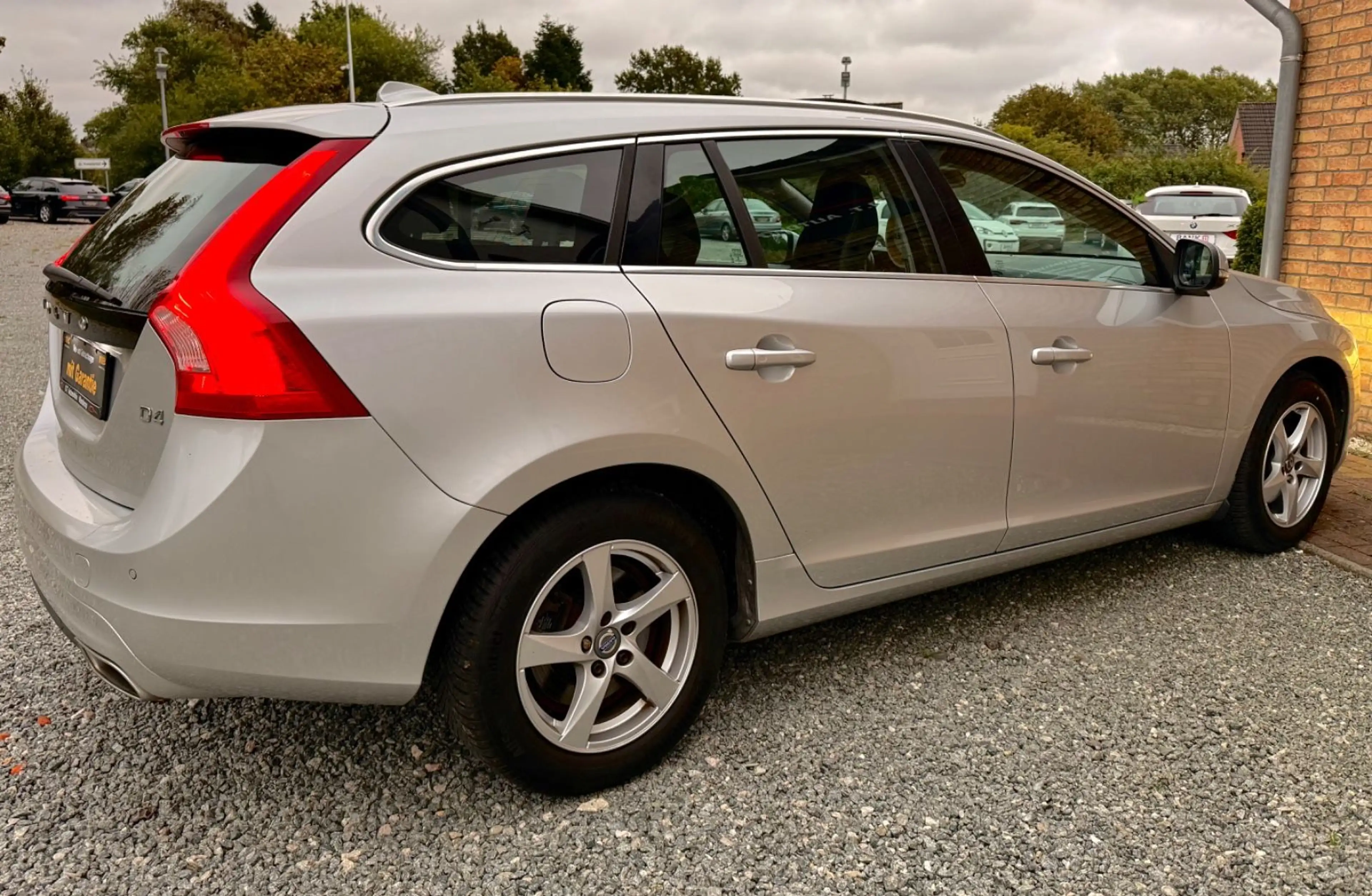 Volvo V60 Kombi Geartronic D4 Summum |LED|ACC|Leder — photo 13