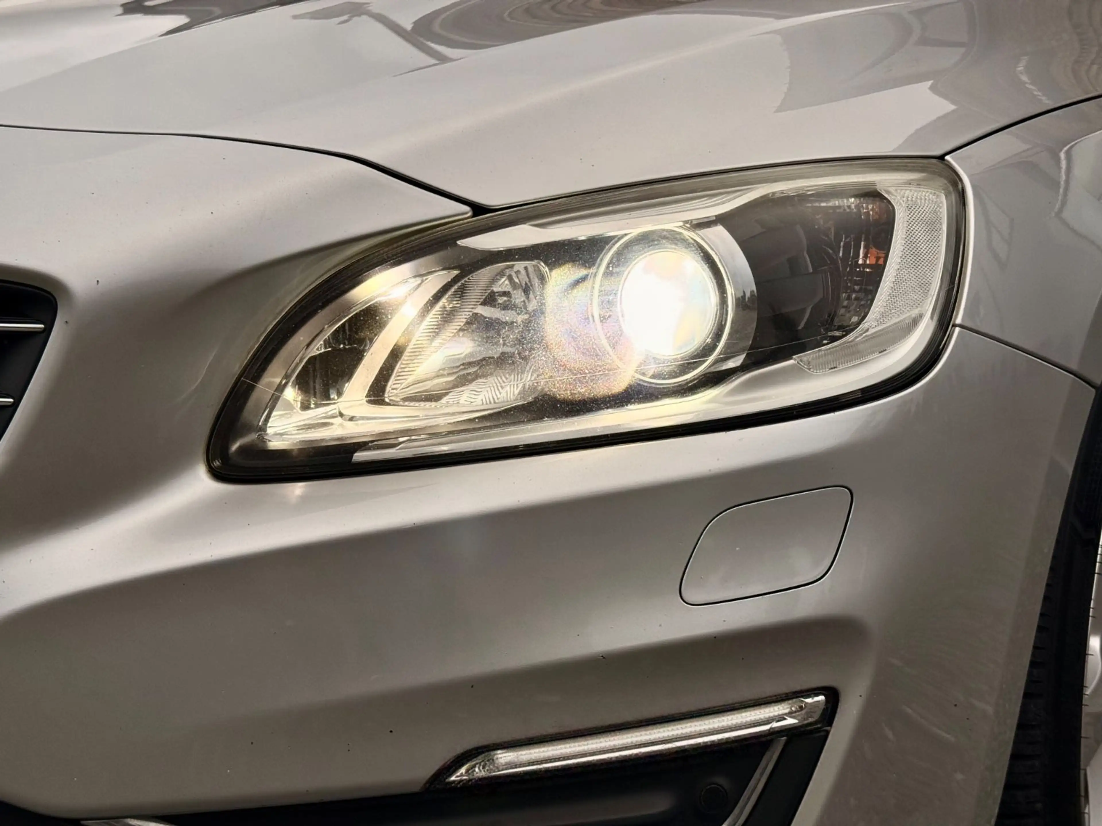 Volvo V60 Kombi Geartronic D4 Summum |LED|ACC|Leder — photo 4