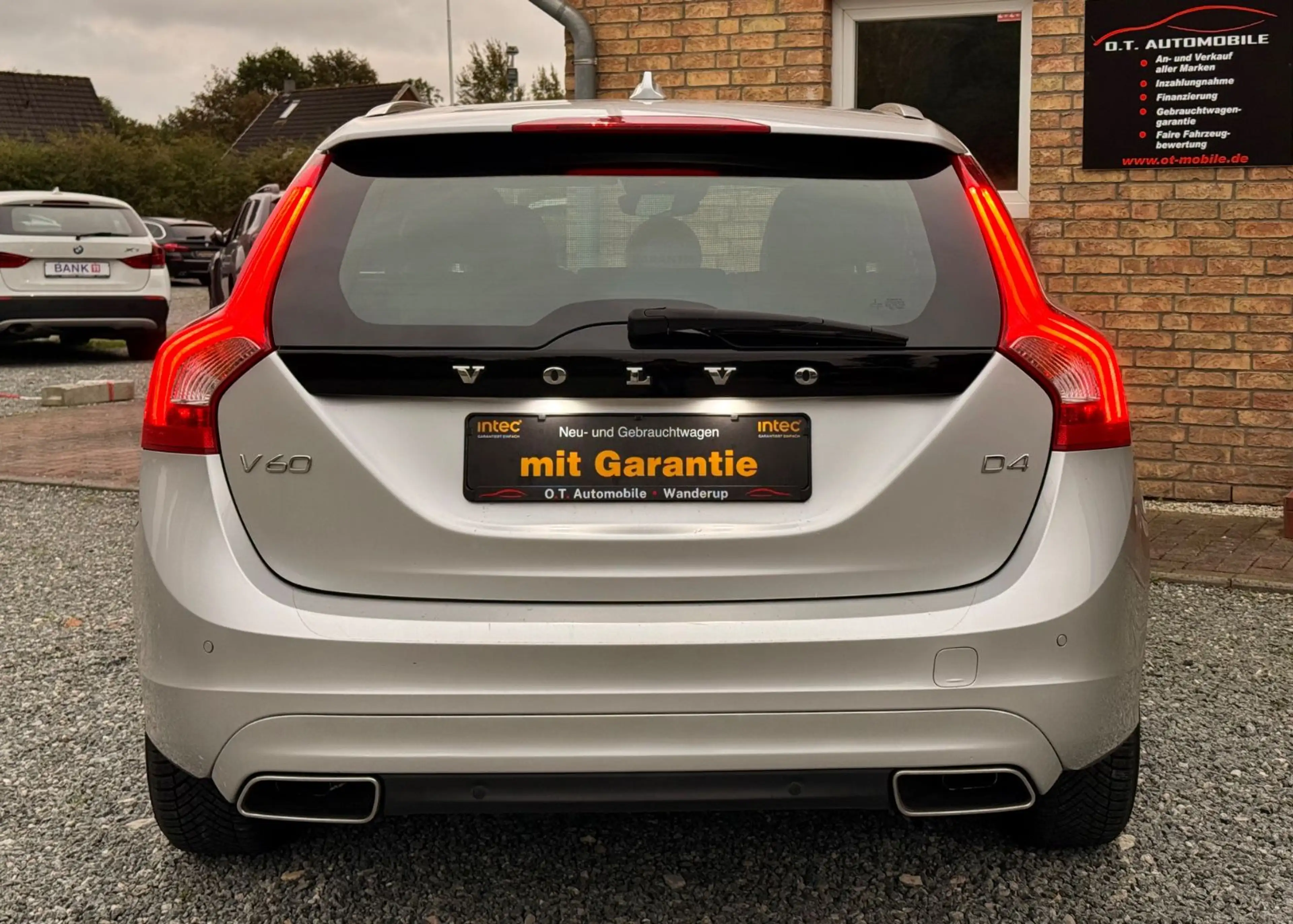Volvo V60 Kombi Geartronic D4 Summum |LED|ACC|Leder — photo 11