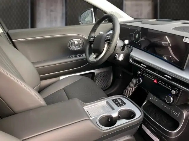 Hyundai IONIQ 9 Calligraphy 110 kWh 4WD 96c71-O1/2 Ansicht 5