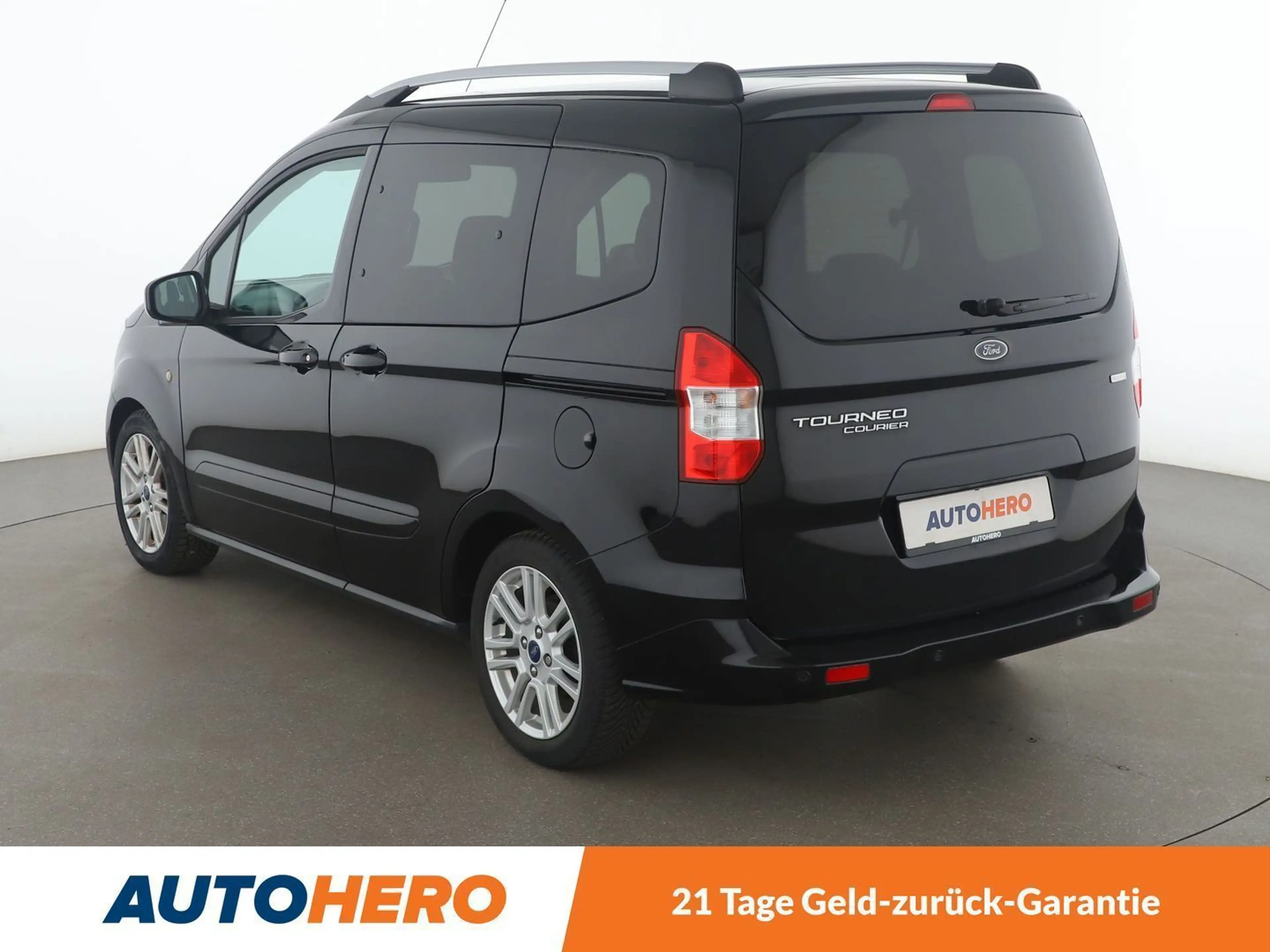 Ford Tourneo 1.0 EcoBoost Titanium — photo 4