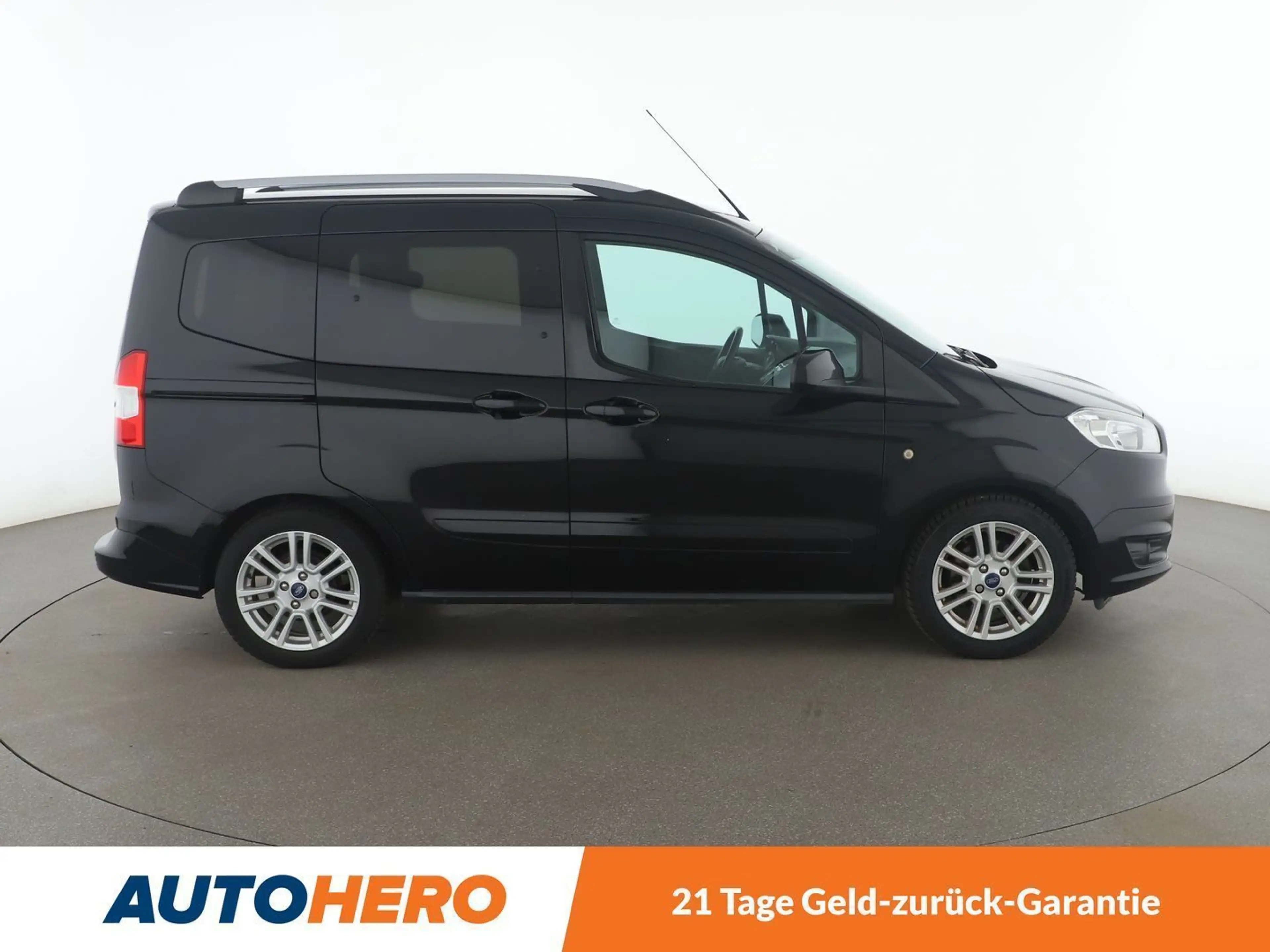 Ford Tourneo 1.0 EcoBoost Titanium — photo 7
