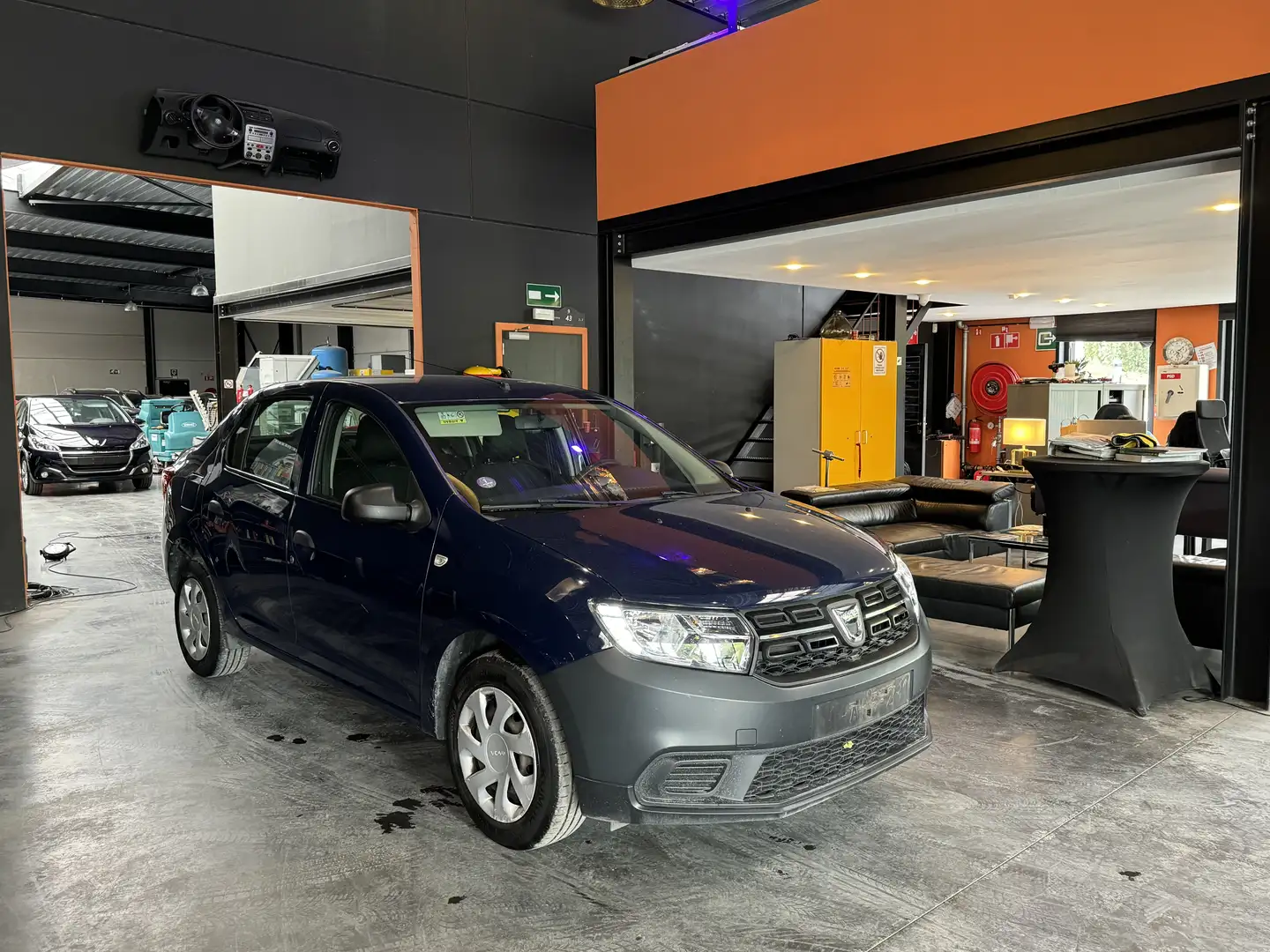 Dacia Logan BERLINE 1.0i SCe (EU6.2) - RADIO CD/AUX/USB Blauw - 1