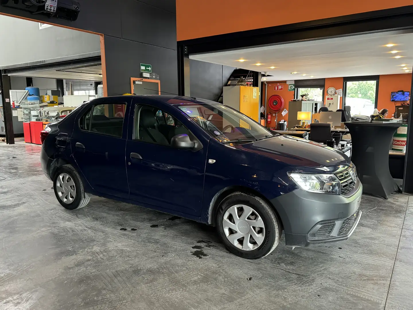 Dacia Logan BERLINE 1.0i SCe (EU6.2) - RADIO CD/AUX/USB Blauw - 2