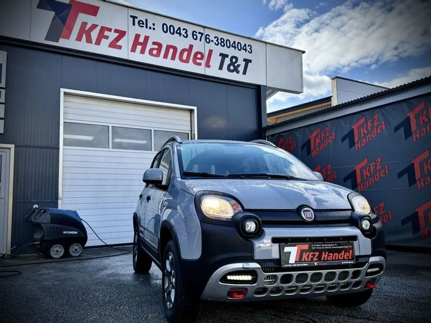 Fiat Panda 4x4 Cross Grau - 1