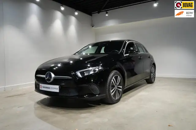Mercedes-Benz A 250 e Business Solution Luxury Stoelverwarming|Carplay