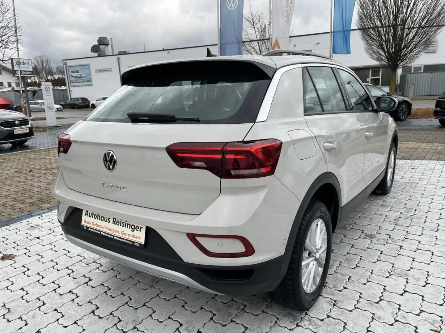 Volkswagen T-Roc 1.5 TSI DSG Life (Navi,AHK,APP,SH,PDC) Klima Navi Grijs - 2