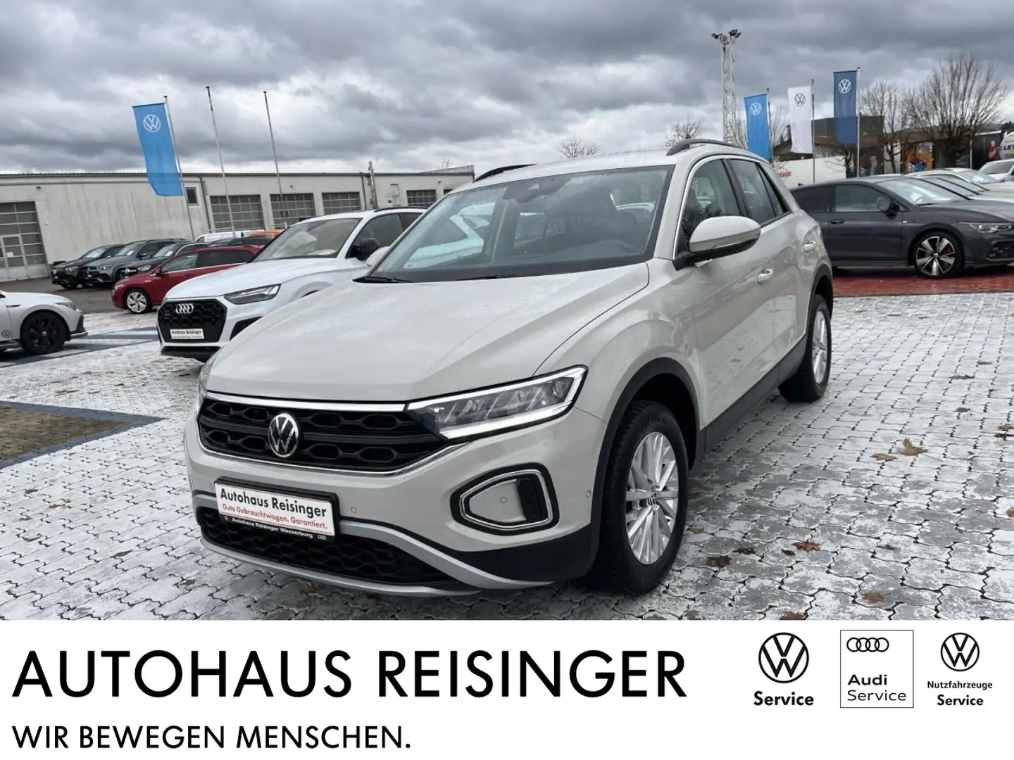 Volkswagen T-Roc 1.5 TSI DSG Life (Navi,AHK,APP,SH,PDC) Klima Navi Grijs - 1