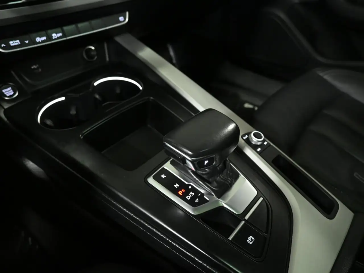 Audi A4 снимка Audi A4