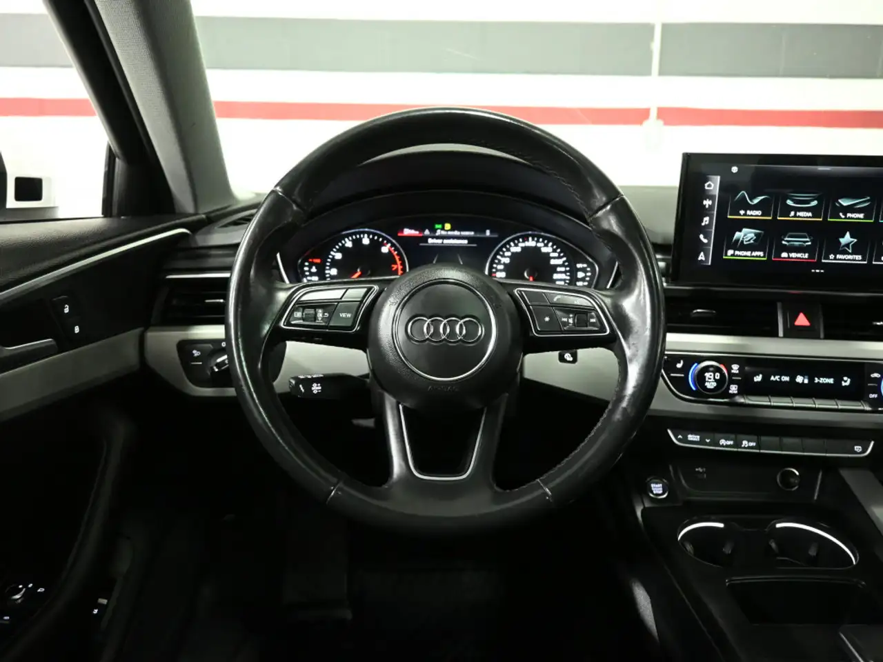 Audi A4 снимка Audi A4