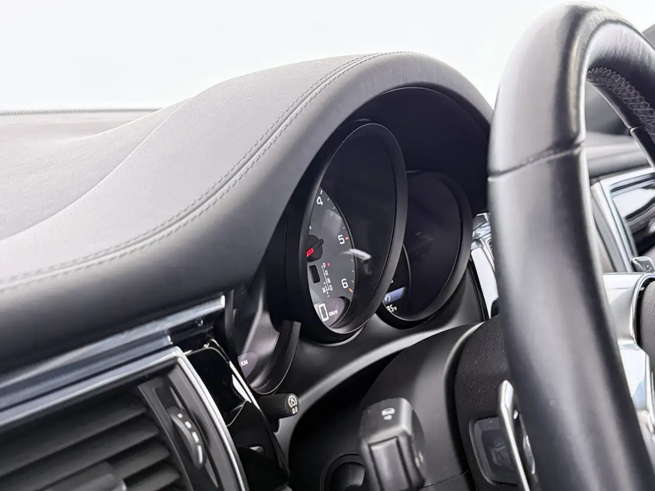 Porsche Macan — photo 17 sur 32