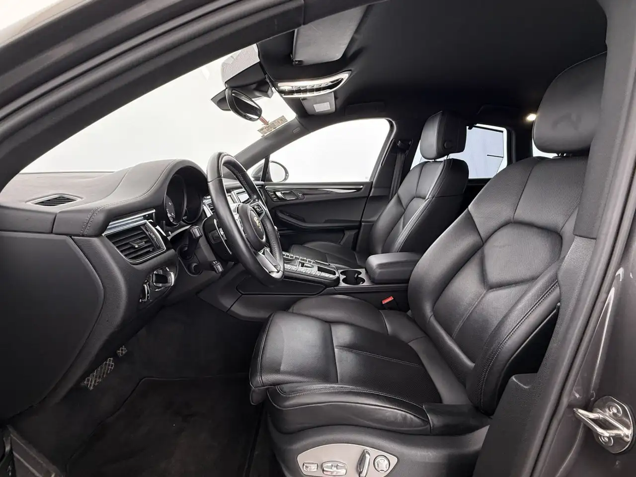 Porsche Macan — photo 18 sur 32
