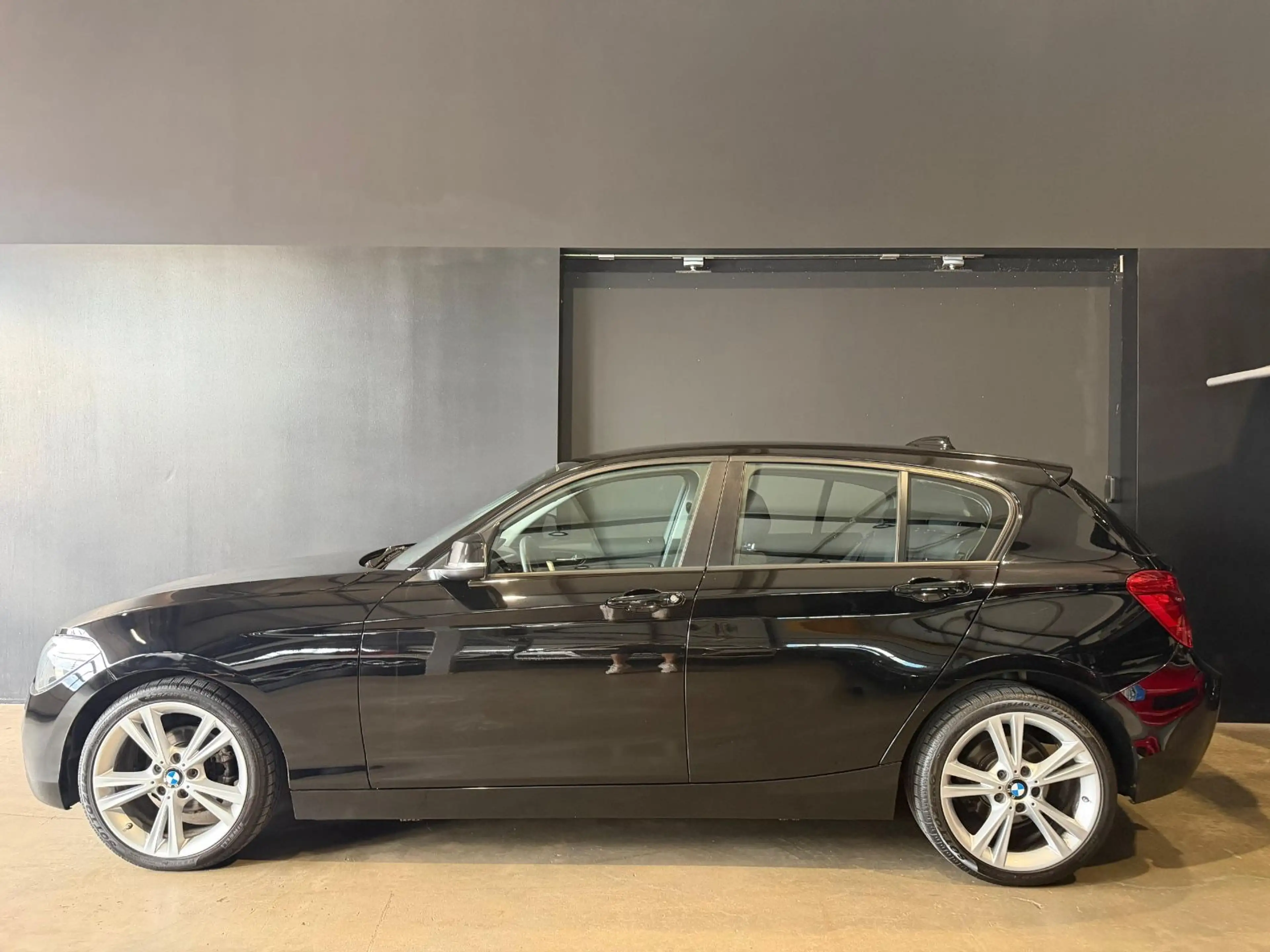 BMW 114 i Lim 5-trg. KLIMA/18ZOLL/ — photo 2