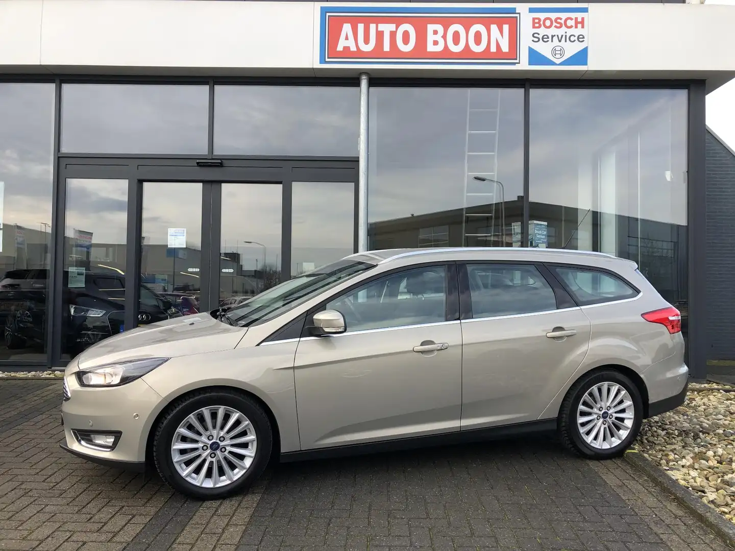 Ford Focus Wagon 1.0 125PK TITANIUM : NAVI/CLIMA/2XPDC/S&S/BT Grijs - 1