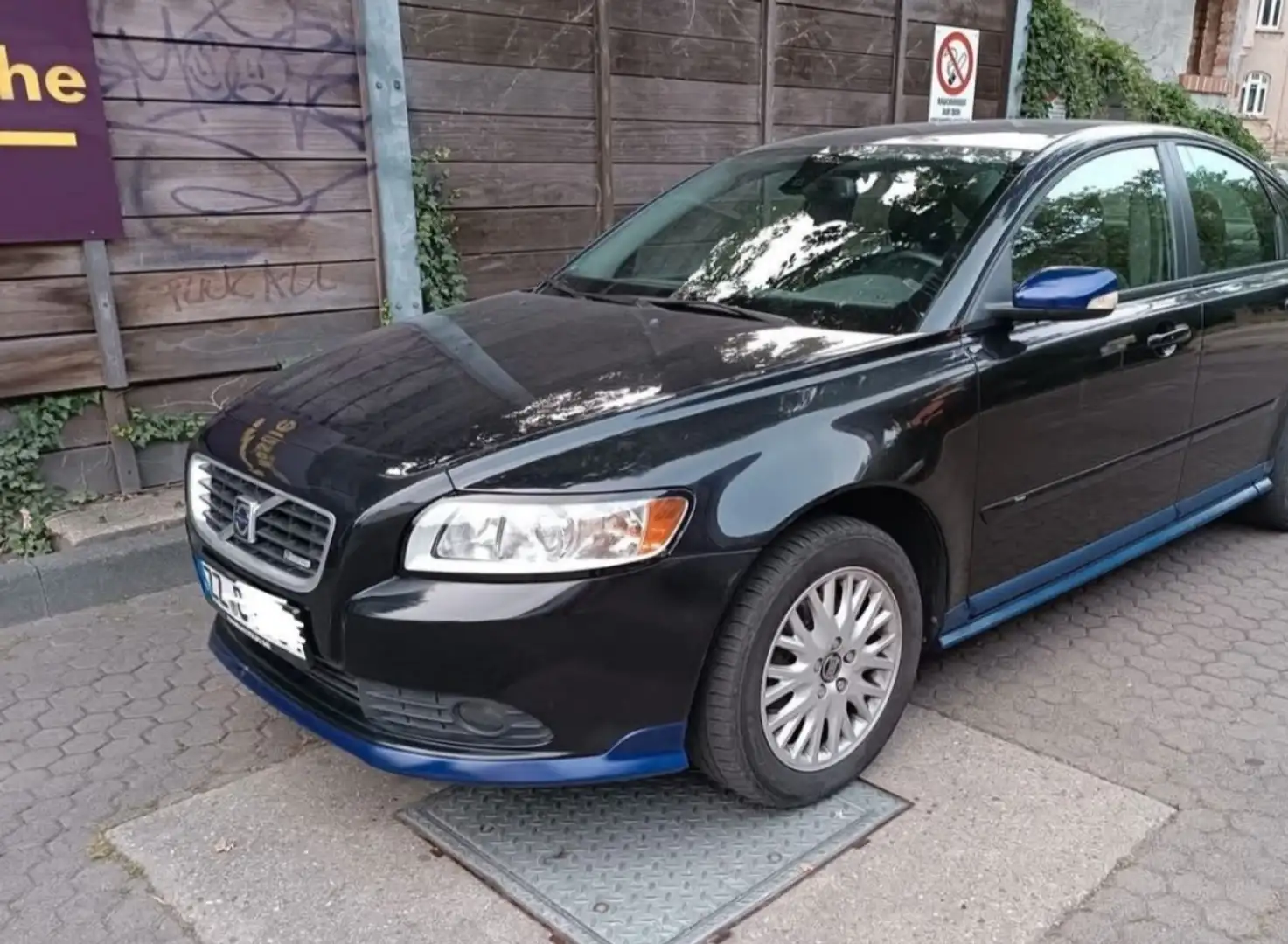 Volvo S40 2.4 Momentum Schwarz - 1