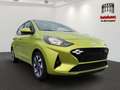 Hyundai i10 AUTOMATIK+NAVI+SITZHZG+KAMERA+ALU+LENKRADHZG Giallo - thumbnail 2
