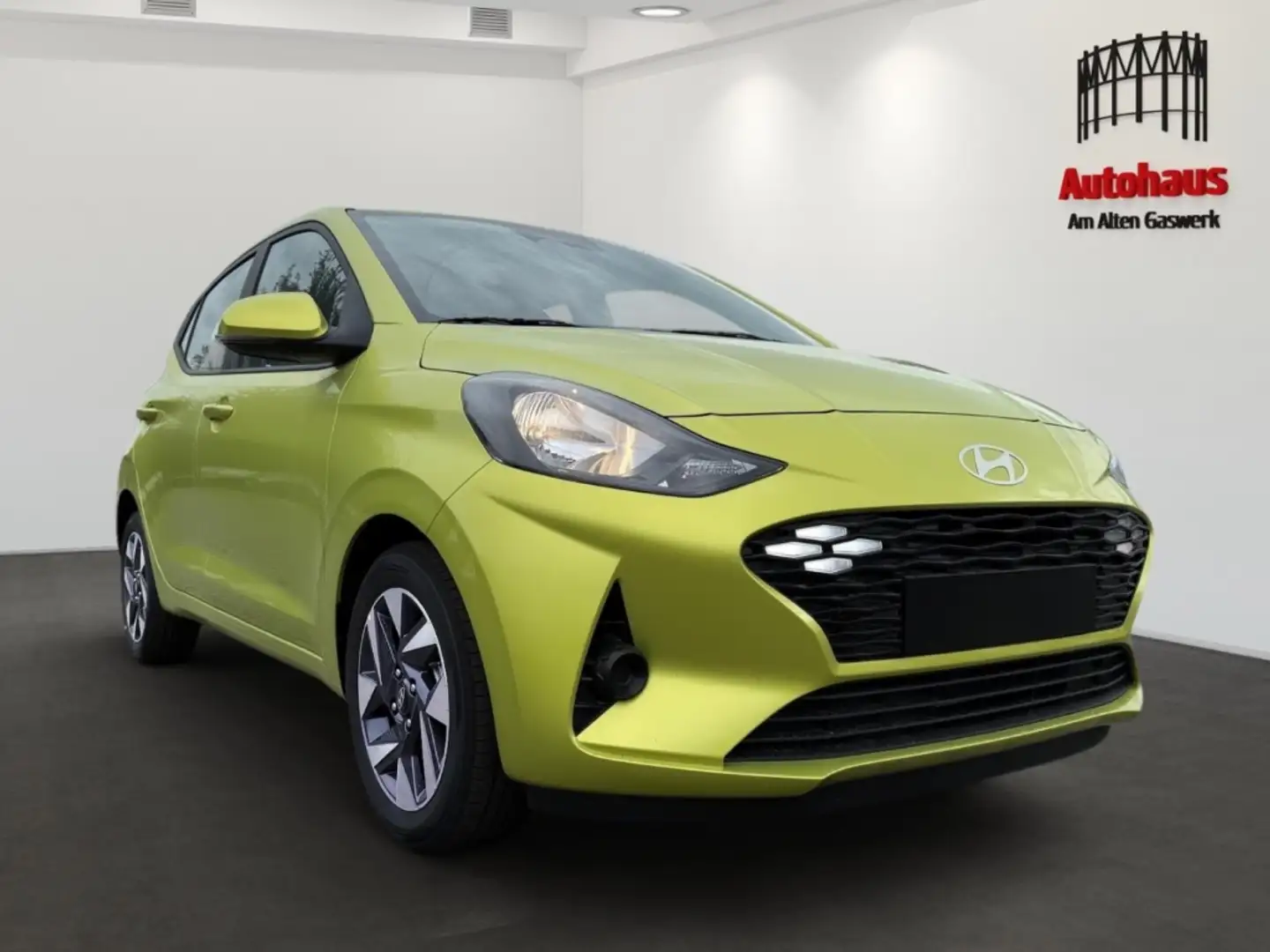 Hyundai i10 AUTOMATIK+NAVI+SITZHZG+KAMERA+ALU+LENKRADHZG Giallo - 2