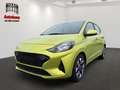 Hyundai i10 AUTOMATIK+NAVI+SITZHZG+KAMERA+ALU+LENKRADHZG Giallo - thumbnail 1