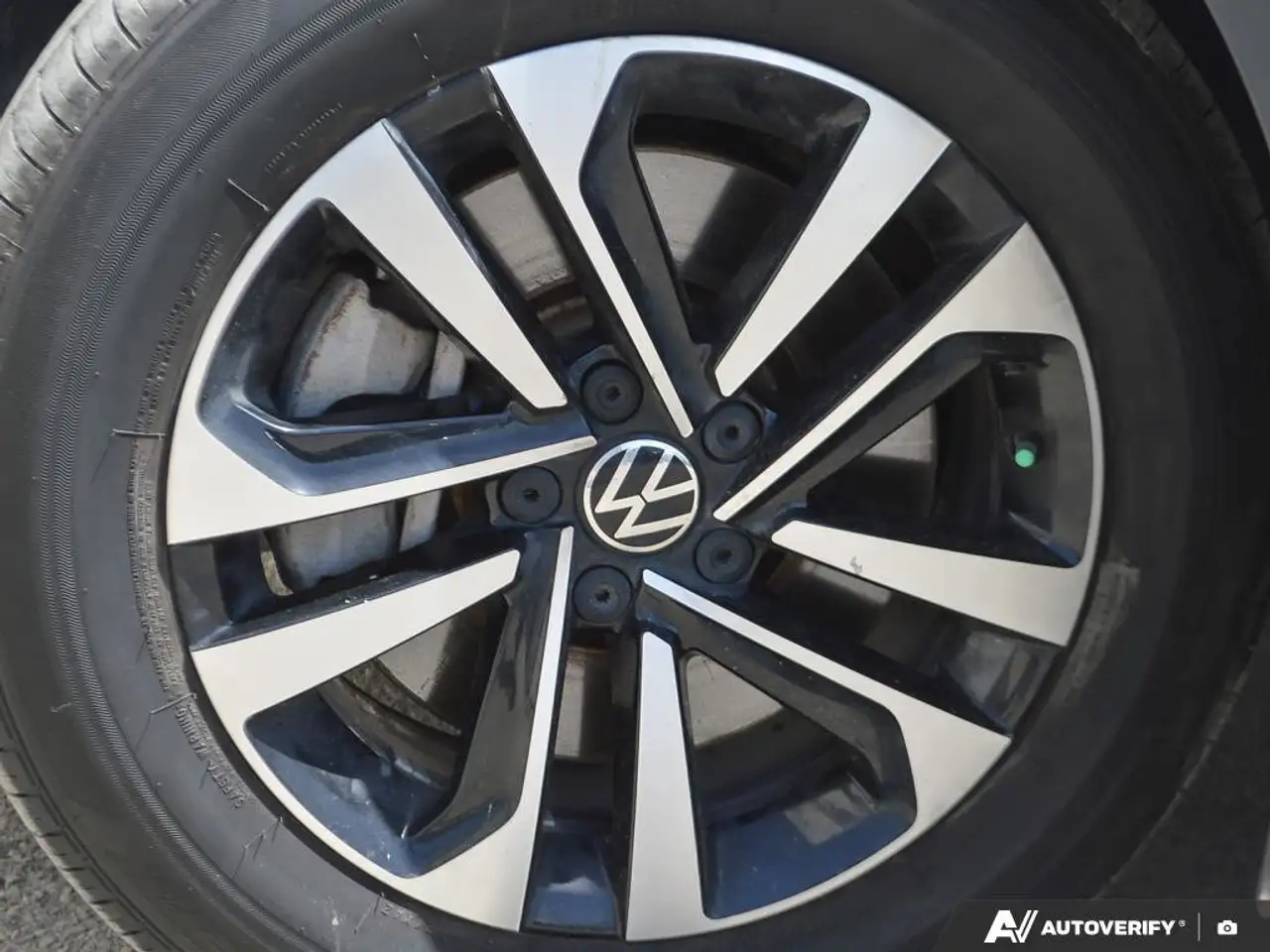 Volkswagen Tiguan снимка Volkswagen Tiguan