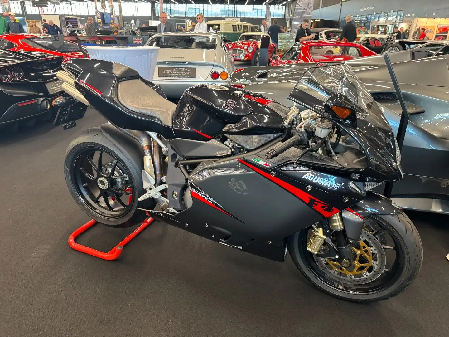 MV Agusta F4 1000 R Original nur 149km !!! Black - 1