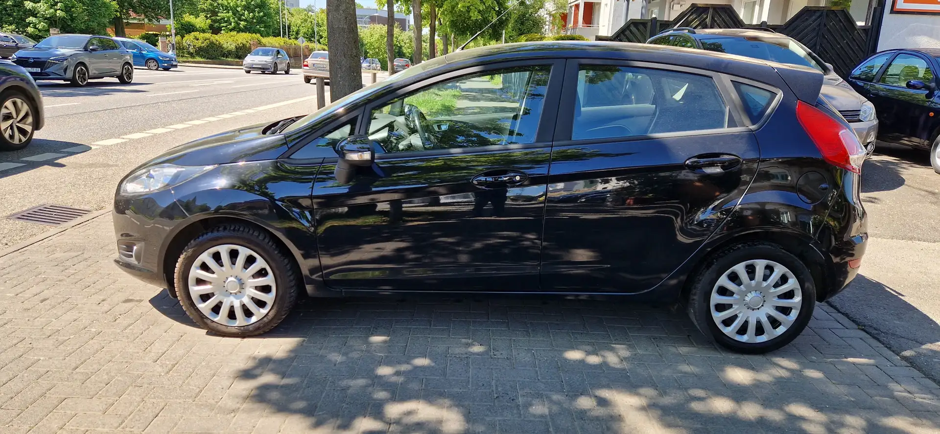 Ford Fiesta Schwarz - 2