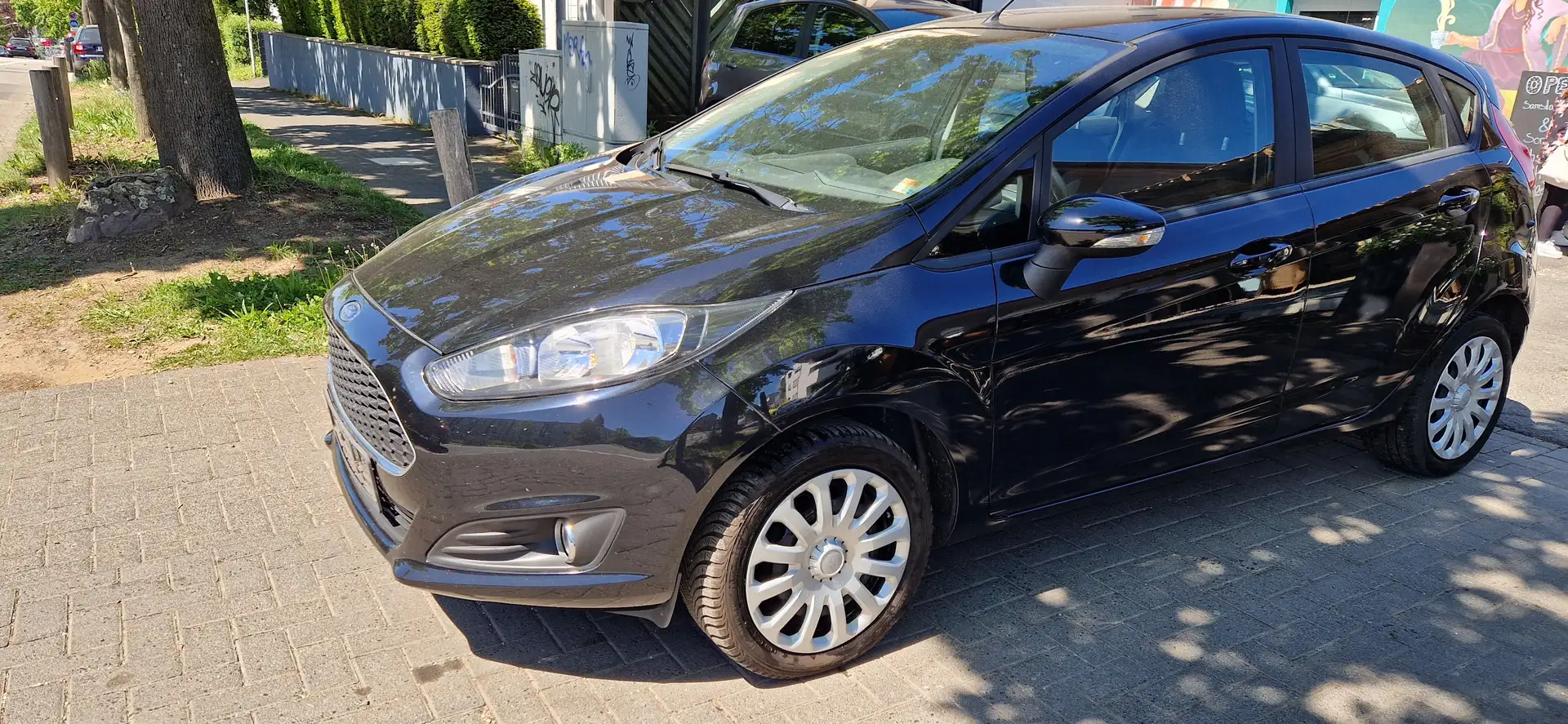 Ford Fiesta Schwarz - 1