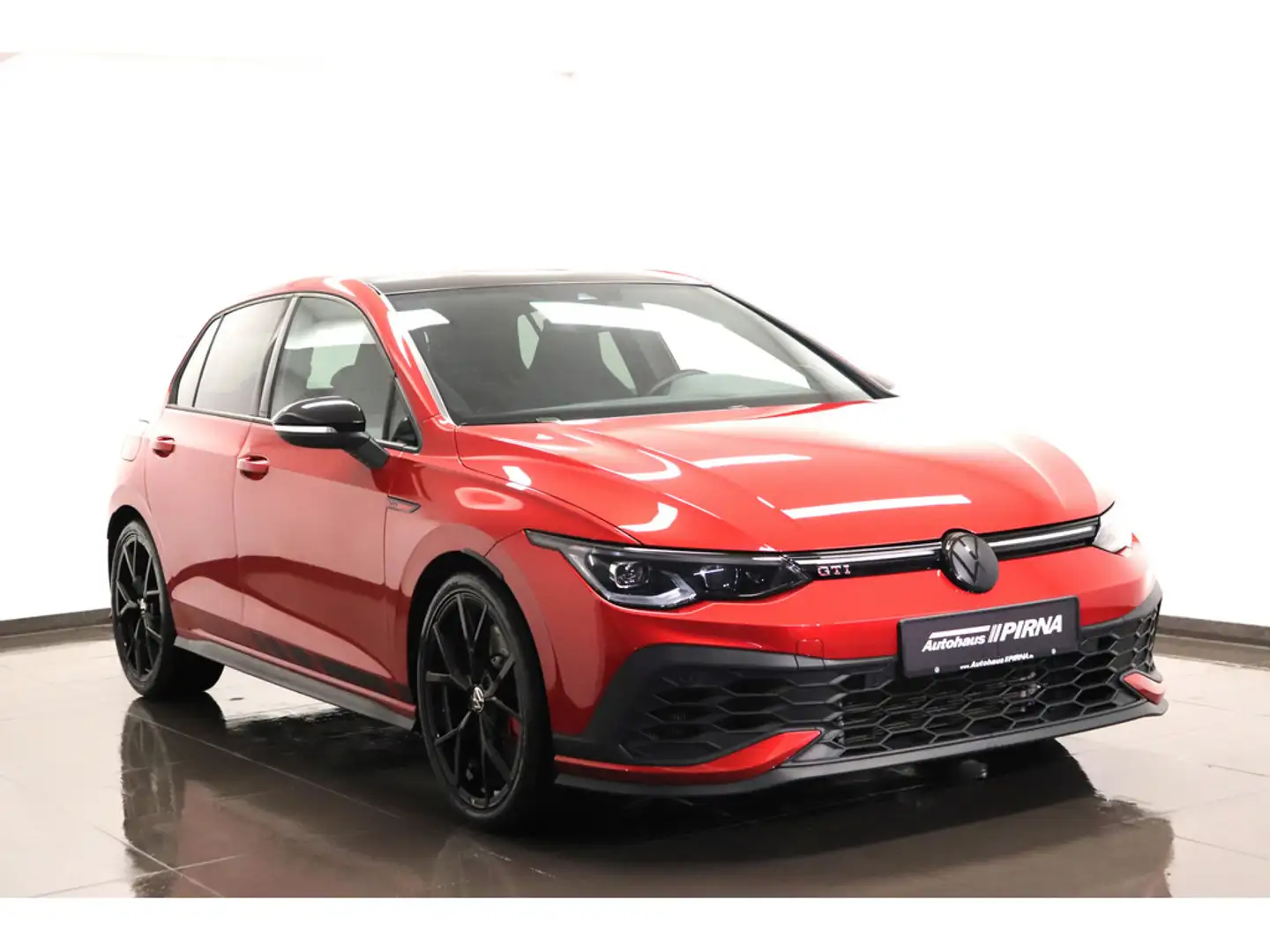 Volkswagen Golf VIII 2.0 TSI GTI Clubsport Panorama Discover Pro Matrix Rot - 2
