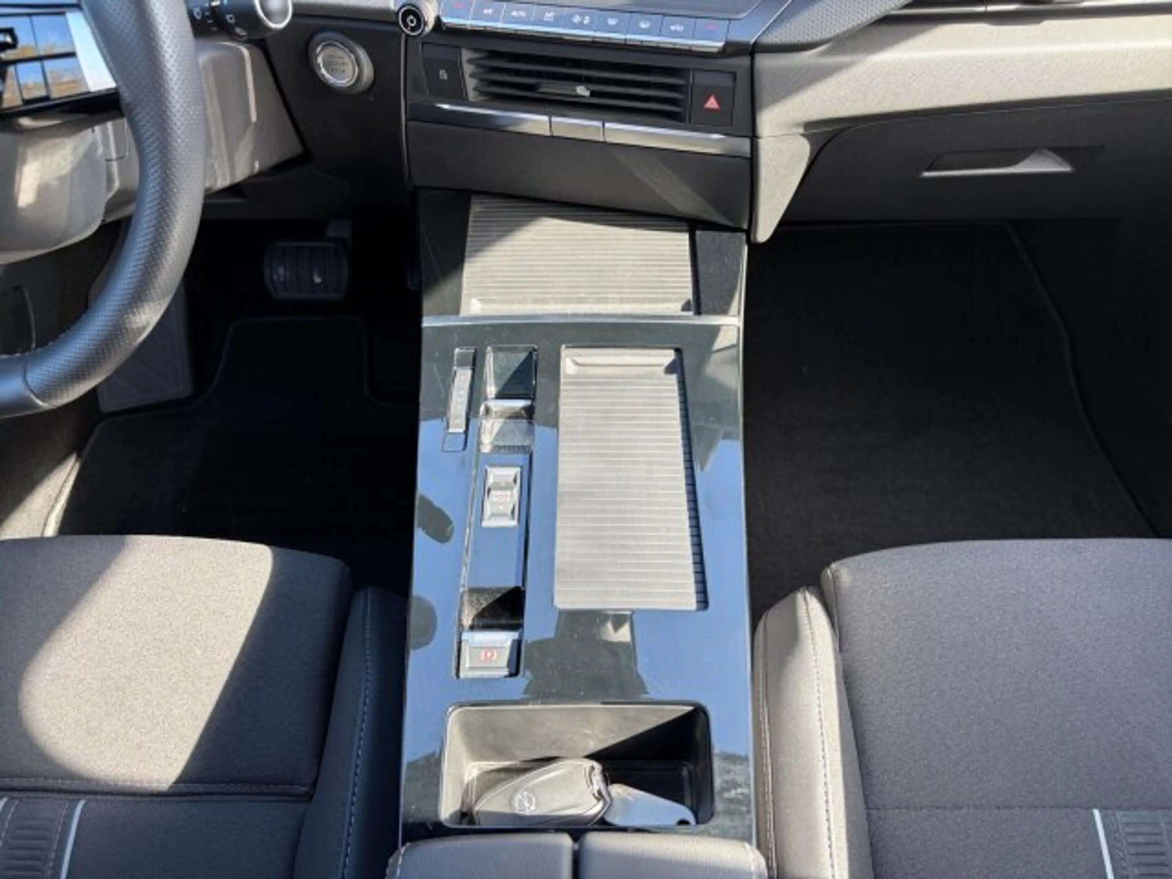 Opel Astra L 1.2 Turbo GS Automatik Klimaautomatik Sitzheizung (SIDE) GS Line — photo 13